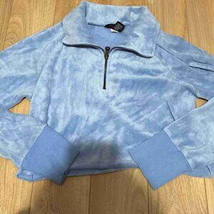 Moda international blue velour sweater size small